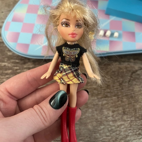 Lil Bratz Diner Playset With Doll and accessories - Picture 5 of 16